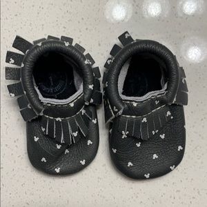Freshly picked X Disney baby moccasins